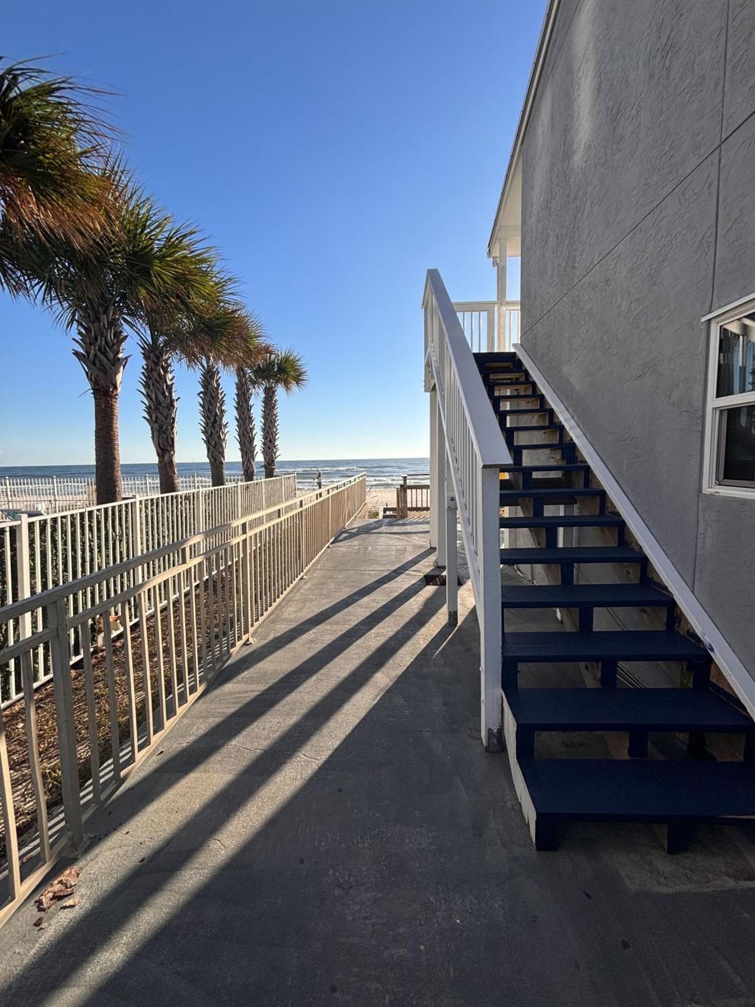Apartment Front Retreat A2 *