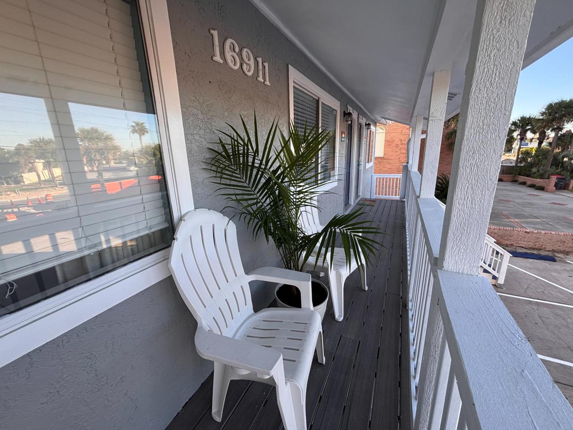 Apartment Front Retreat A2 *